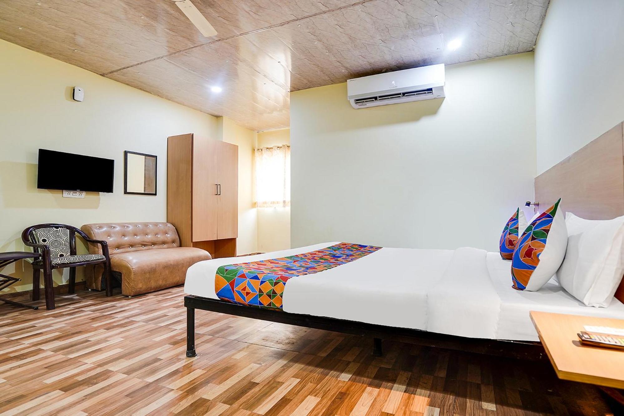 Hotel Fabhotel Reena Residency New Delhi